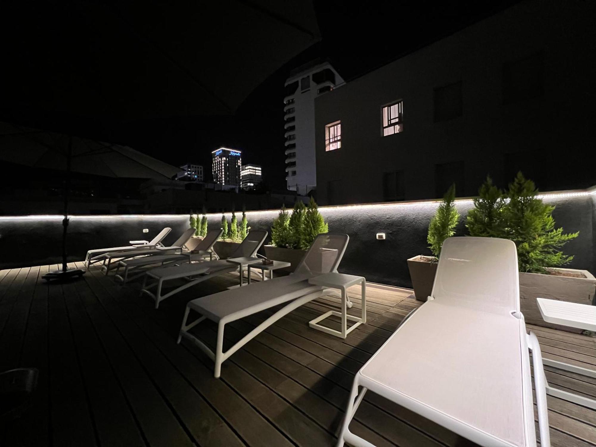 Beer Garden Hotel Тель-Авив Экстерьер фото