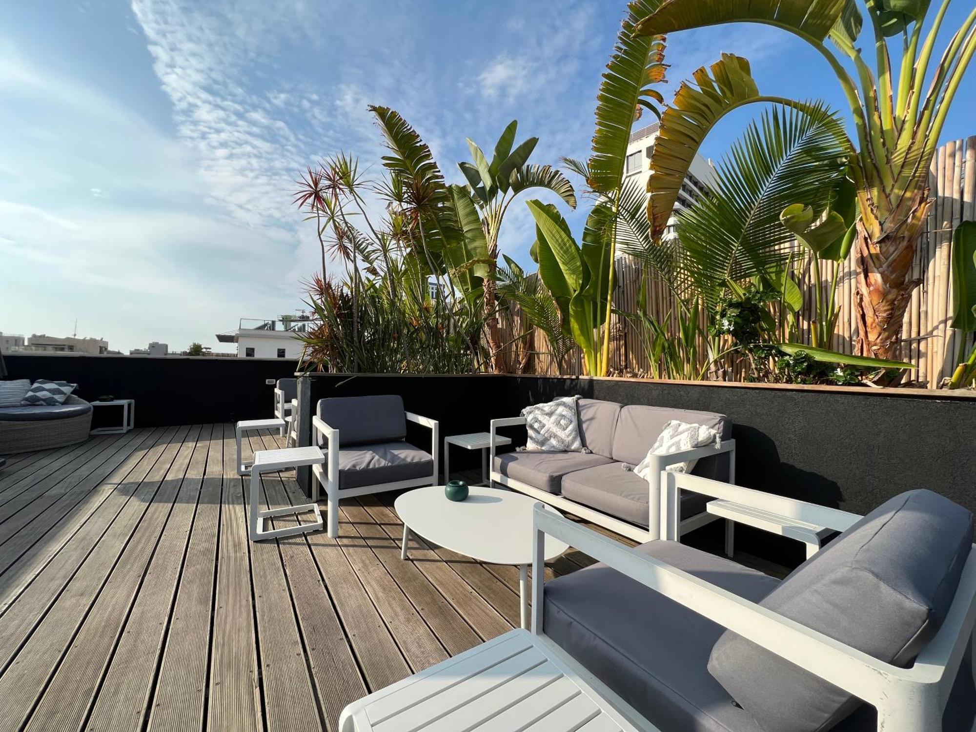 Beer Garden Hotel Тель-Авив Экстерьер фото