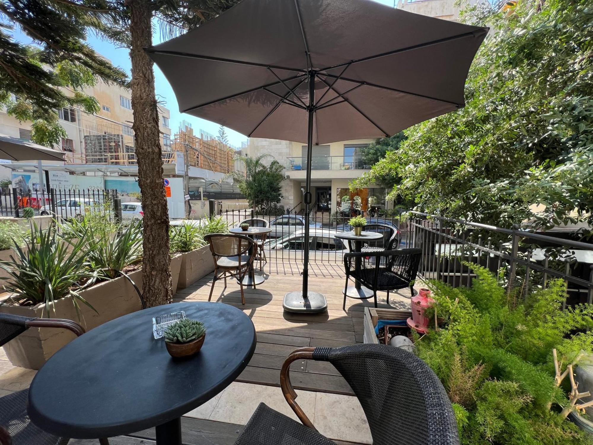 Beer Garden Hotel Тель-Авив Экстерьер фото
